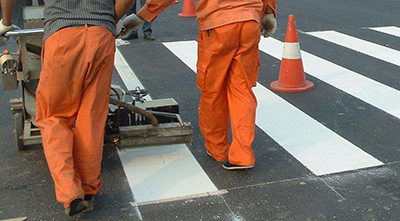 熱熔標(biāo)線刮涂施工中應(yīng)注意哪些事項(xiàng)？