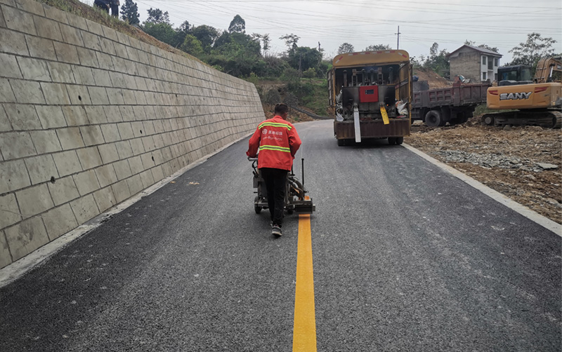 路面標(biāo)線施工