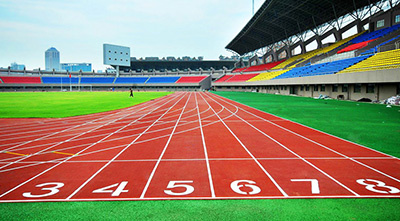 學(xué)校塑膠跑道施工基層如何修補(bǔ)？