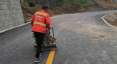 熱熔標(biāo)線刮涂施工方法解析