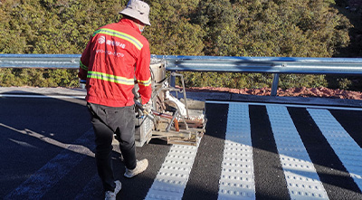 突起路標的作用及設置原則？