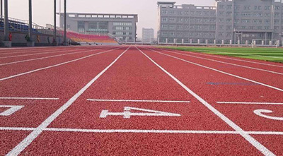 什么是透氣型塑膠跑道，有哪些優(yōu)點(diǎn)？